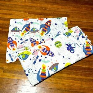 Blast Off Kids Twin Size Bedding Set, Bedspread + Sham